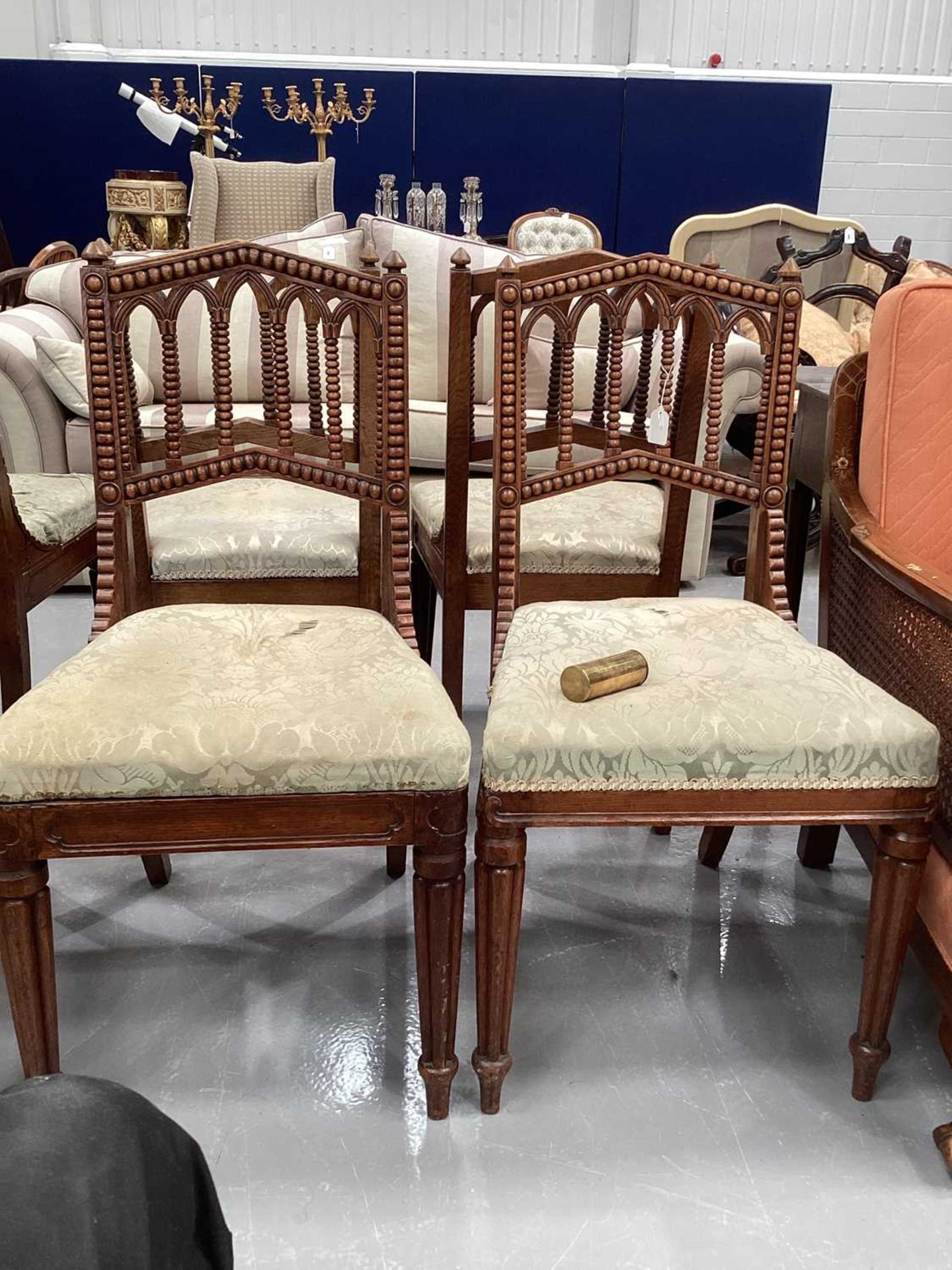 A matched set of six William IV oak Gothic revival side chairs possibly by Gillows of Lancaster - Image 13 of 13