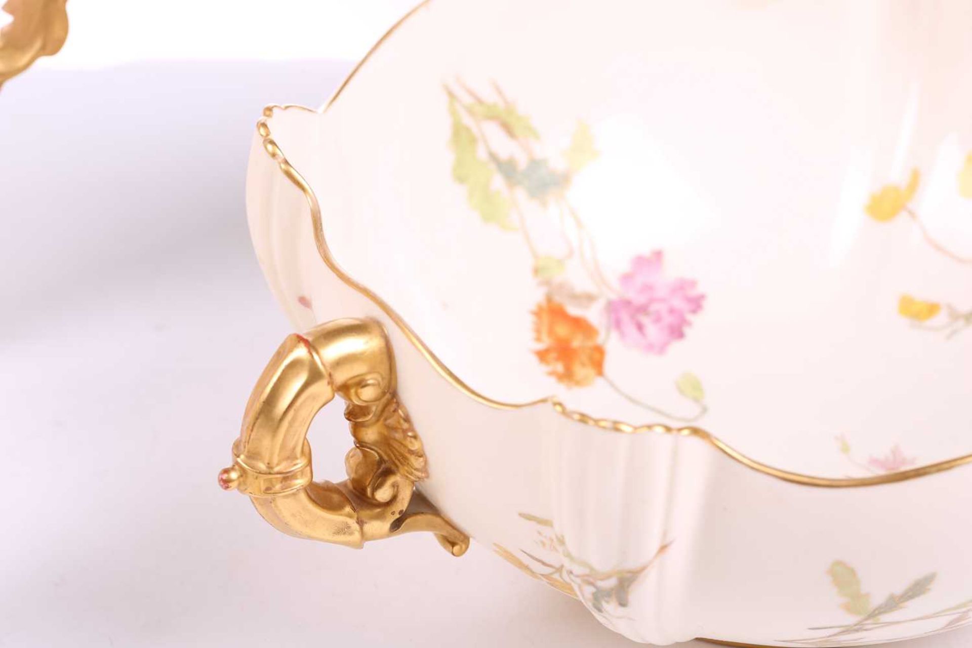 A Royal Worcester shaped square bowl, floral decoration on an ivory ground, gilt line rim, loop - Bild 11 aus 16