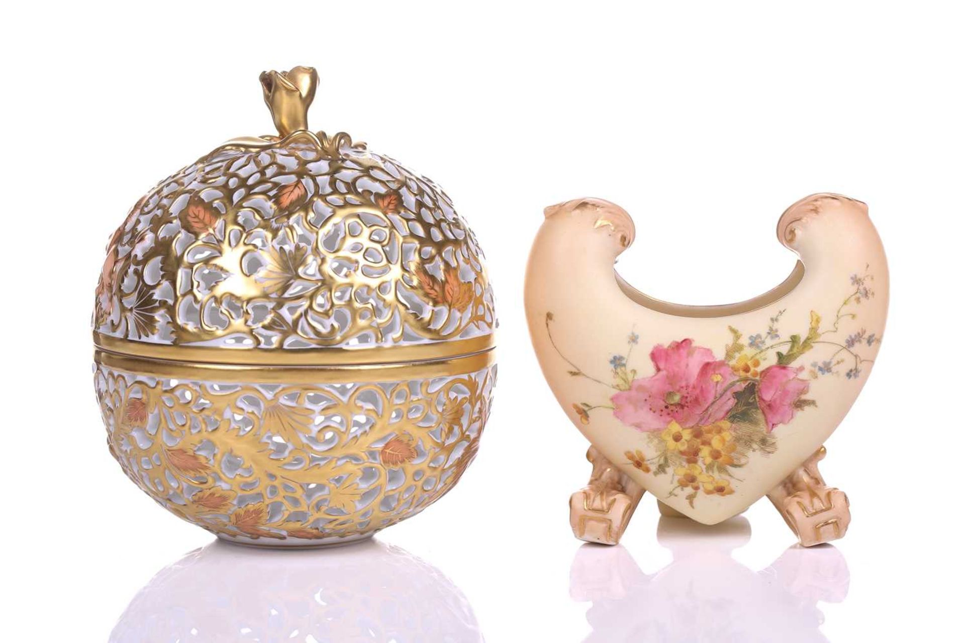 A collection of Herend porcelain items, to include a gilt-decorated pot pourri, 13 cm high, together - Image 15 of 18
