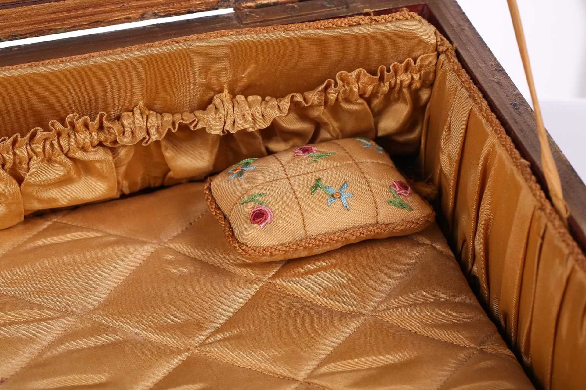 A Regency sewing box of casket form, green morocco decorated with brass appliques, on four lion - Image 7 of 19