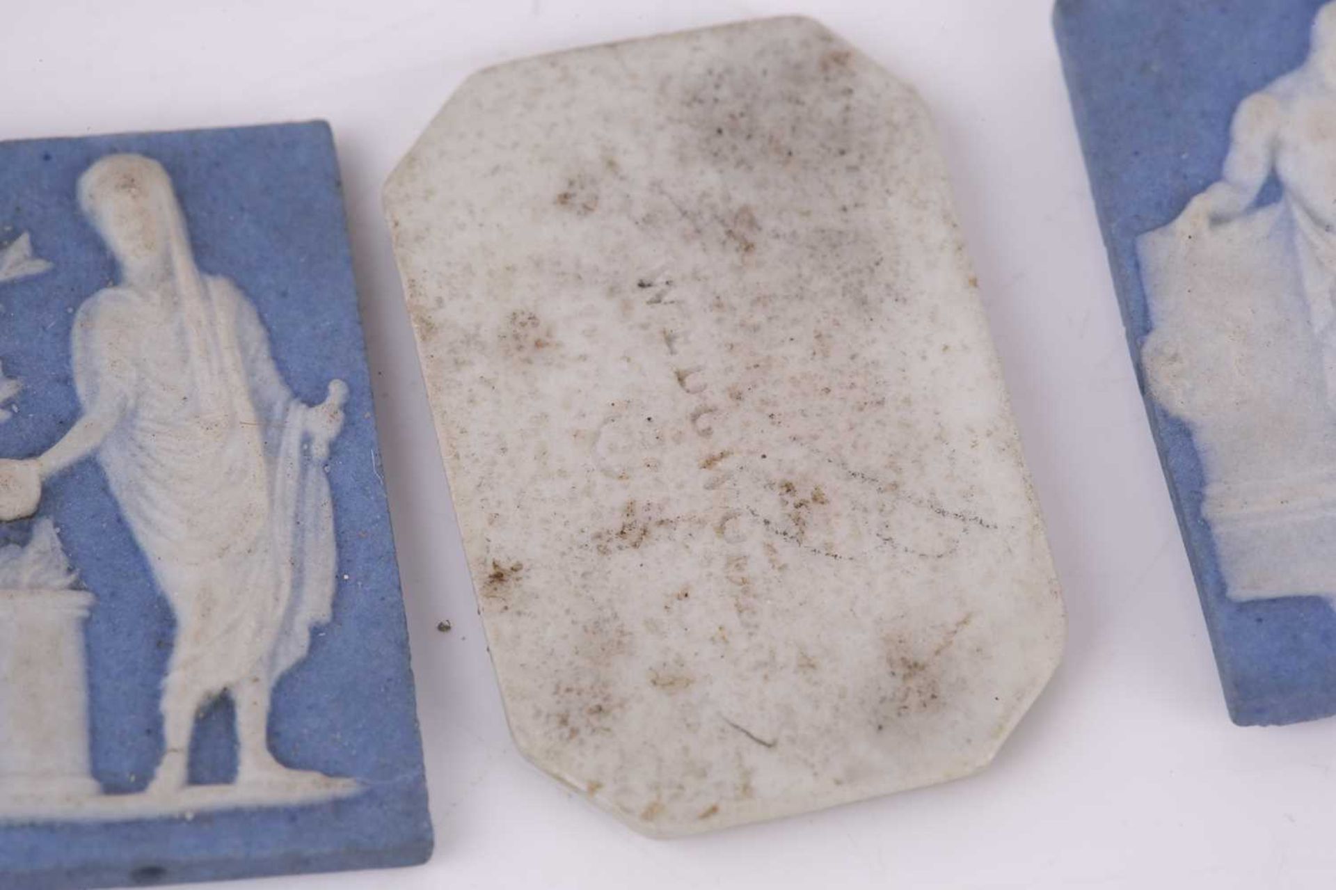 A collection of eight miniature Wedgwood jasperware tablets, mid-18th century and later, the largest - Bild 6 aus 7
