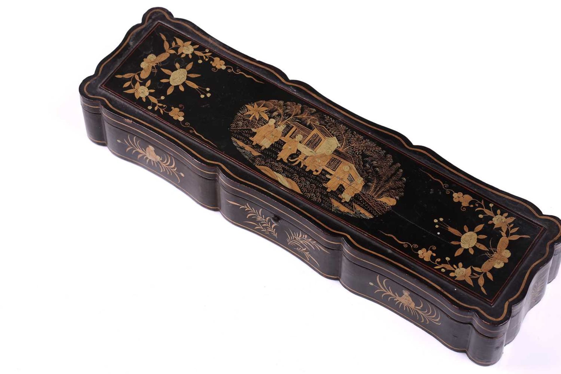 A 19th-century Chinese black and gilt lacquered fan box, containing a European fan (a/f), the box 36 - Bild 3 aus 33