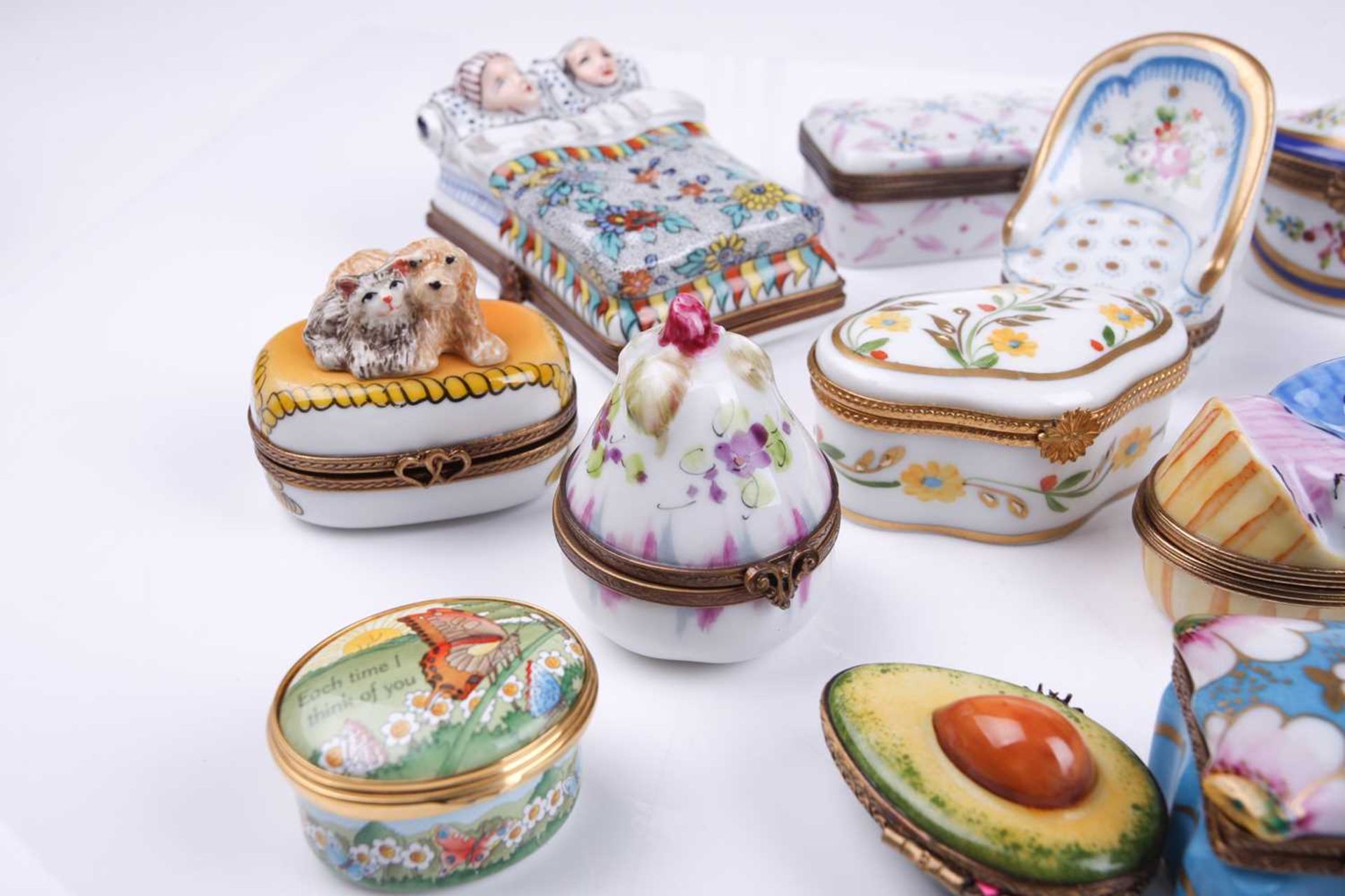 A small collection of Limoges porcelain novelty trinket and pill boxes including boot form box - Image 4 of 13