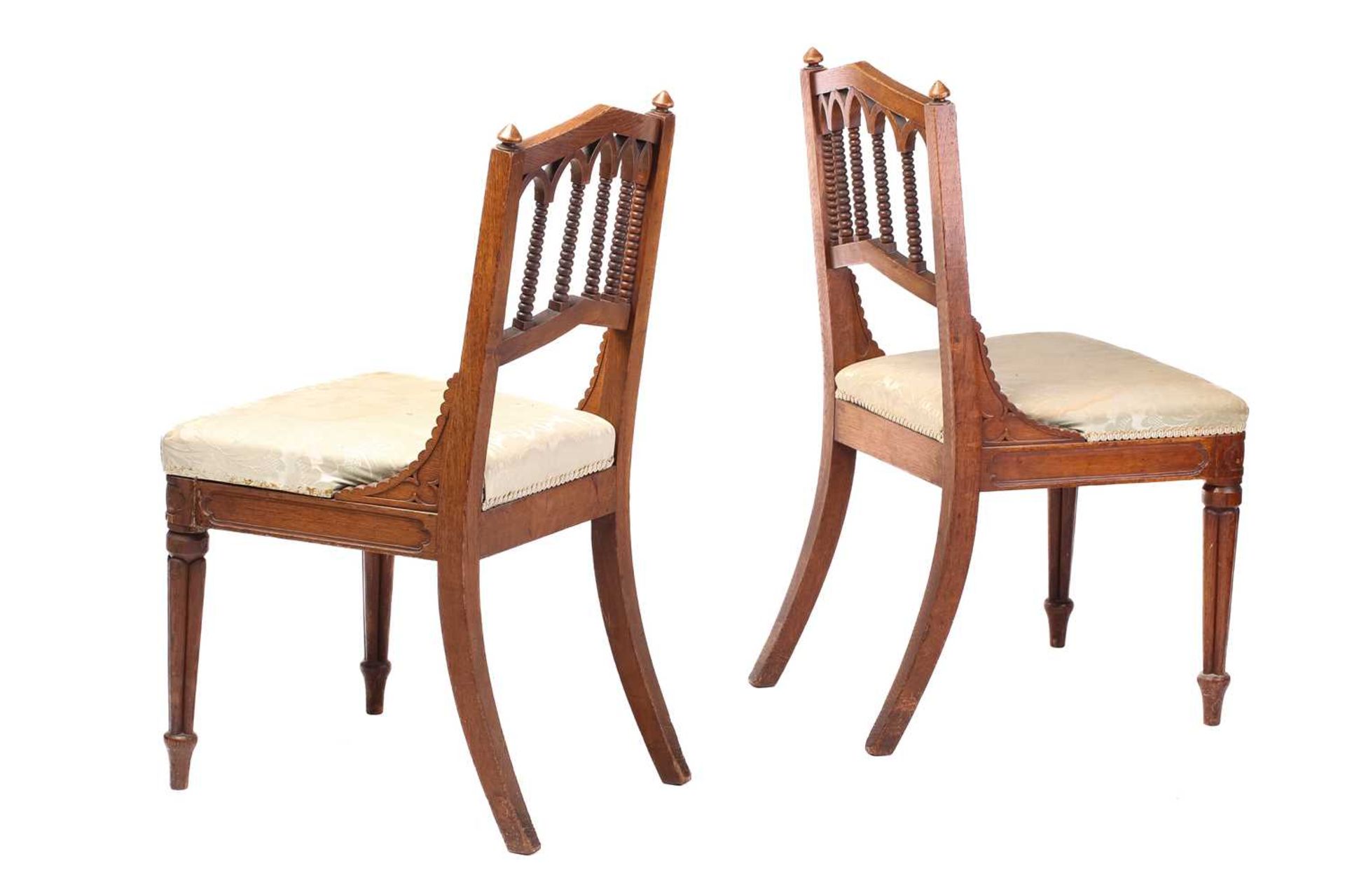 A matched set of six William IV oak Gothic revival side chairs possibly by Gillows of Lancaster - Image 4 of 13