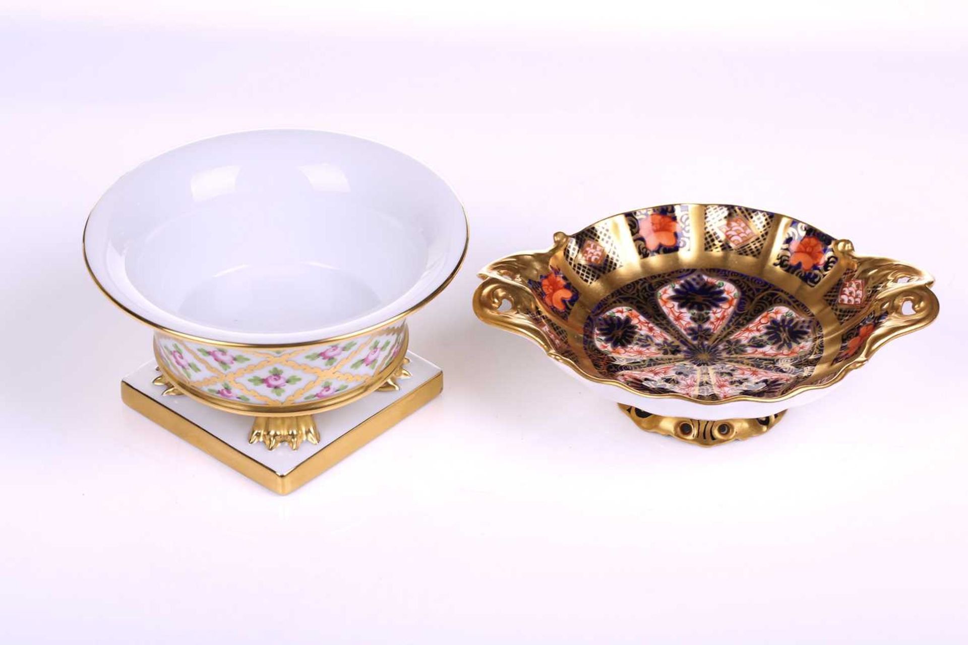 A collection of Herend porcelain items, to include a gilt-decorated pot pourri, 13 cm high, together - Image 6 of 18