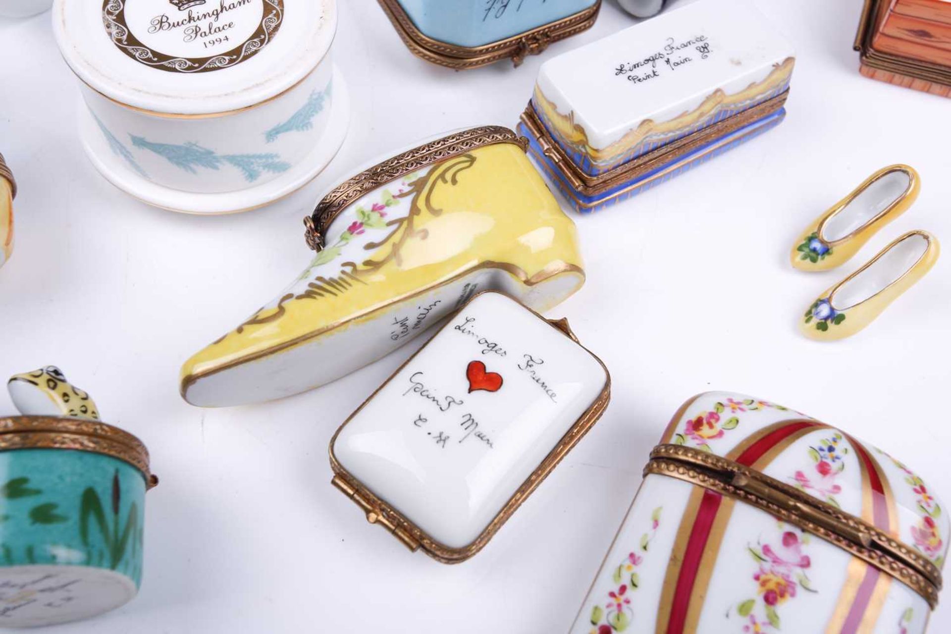 A small collection of Limoges porcelain novelty trinket and pill boxes including boot form box - Image 10 of 13