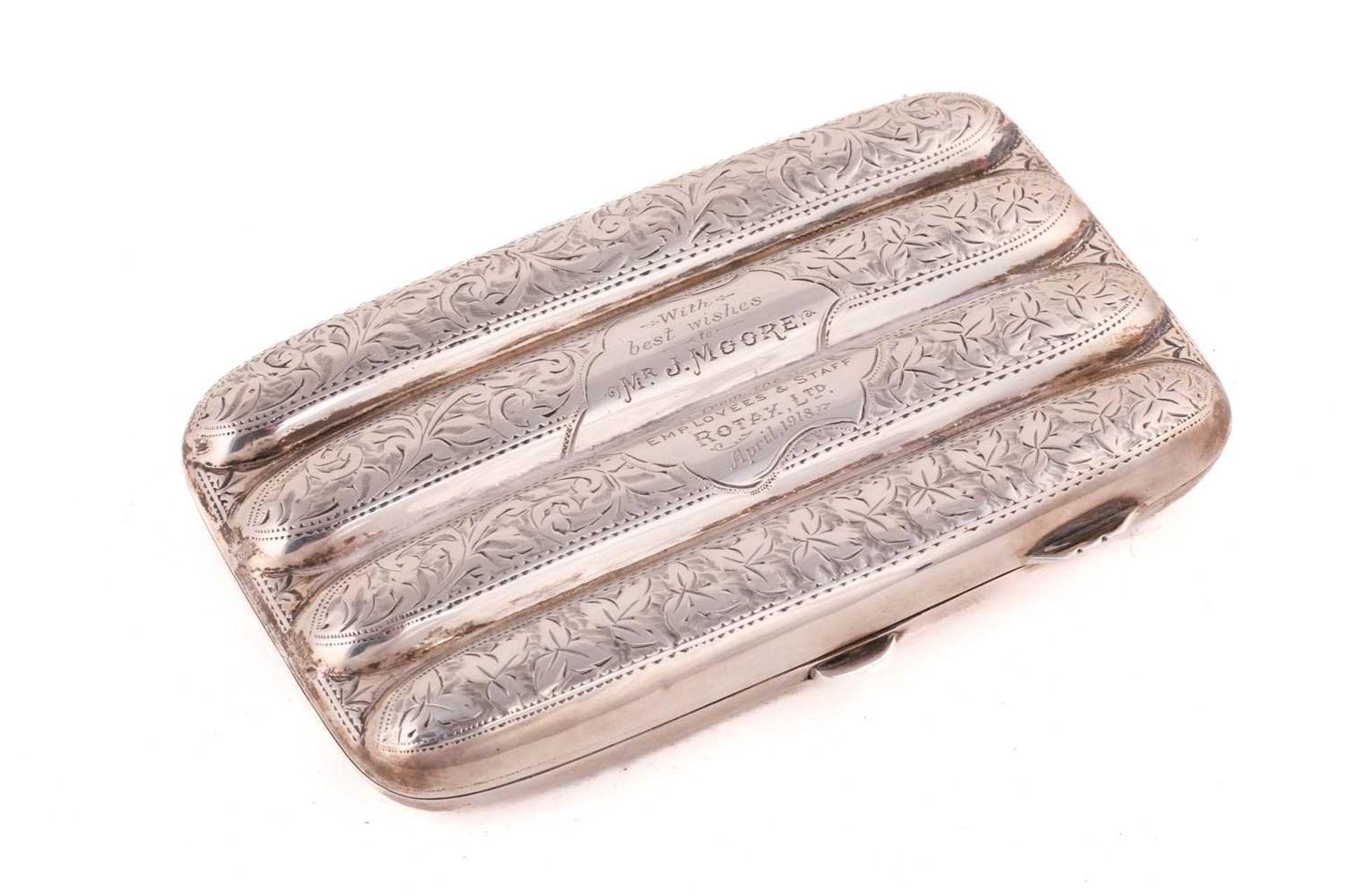 A silver hip flask and a silver cigar case, the oval hip flask by Walker and Hall, Sheffield 1920, - Image 11 of 16