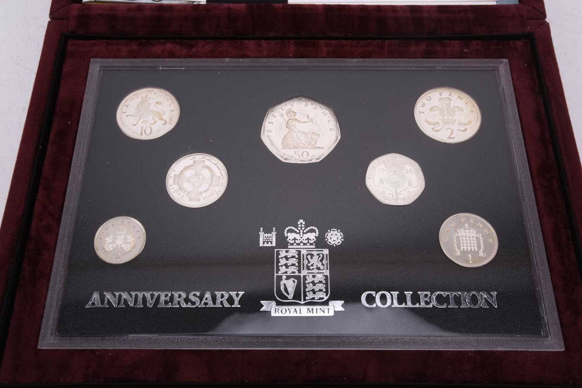 A cased set of eight proof silver encapsulated crown pieces, to commemorate Queen Elizabeth II - Image 9 of 15