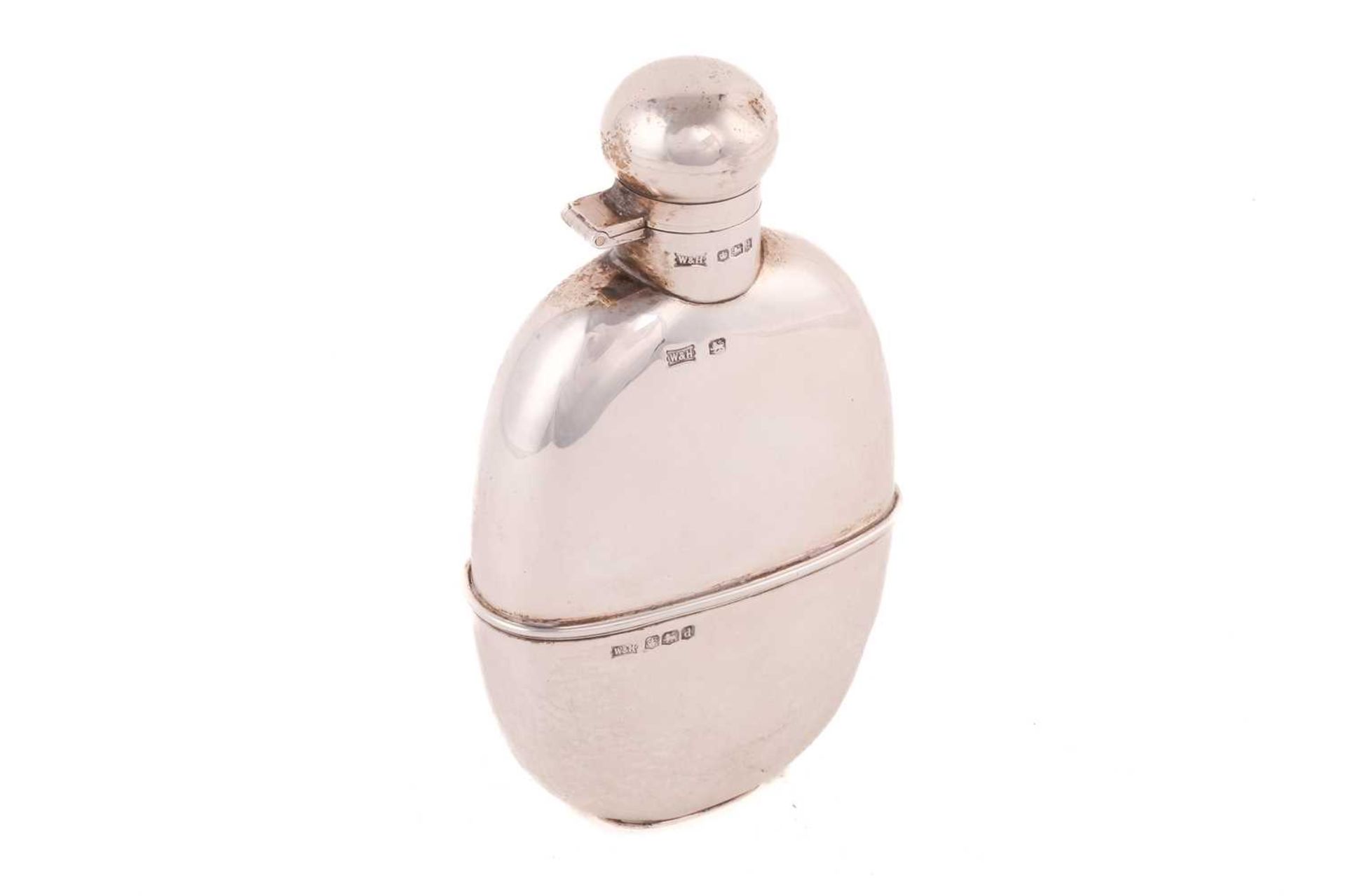 A silver hip flask and a silver cigar case, the oval hip flask by Walker and Hall, Sheffield 1920, - Image 2 of 16