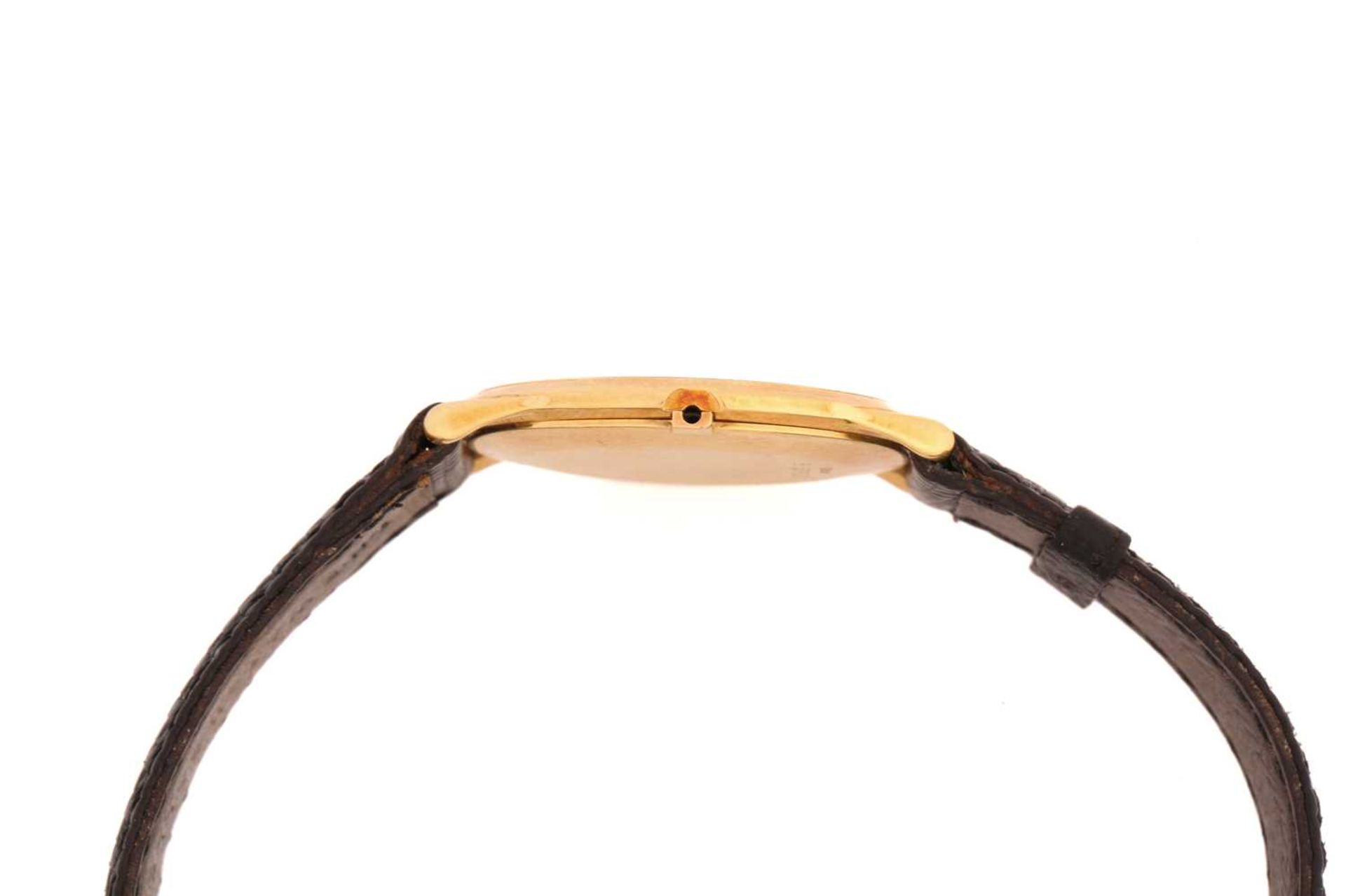 An Audemars Piguet gold dress watch, featuring a hand-wound ultra-thin movement in a yellow metal - Image 3 of 11