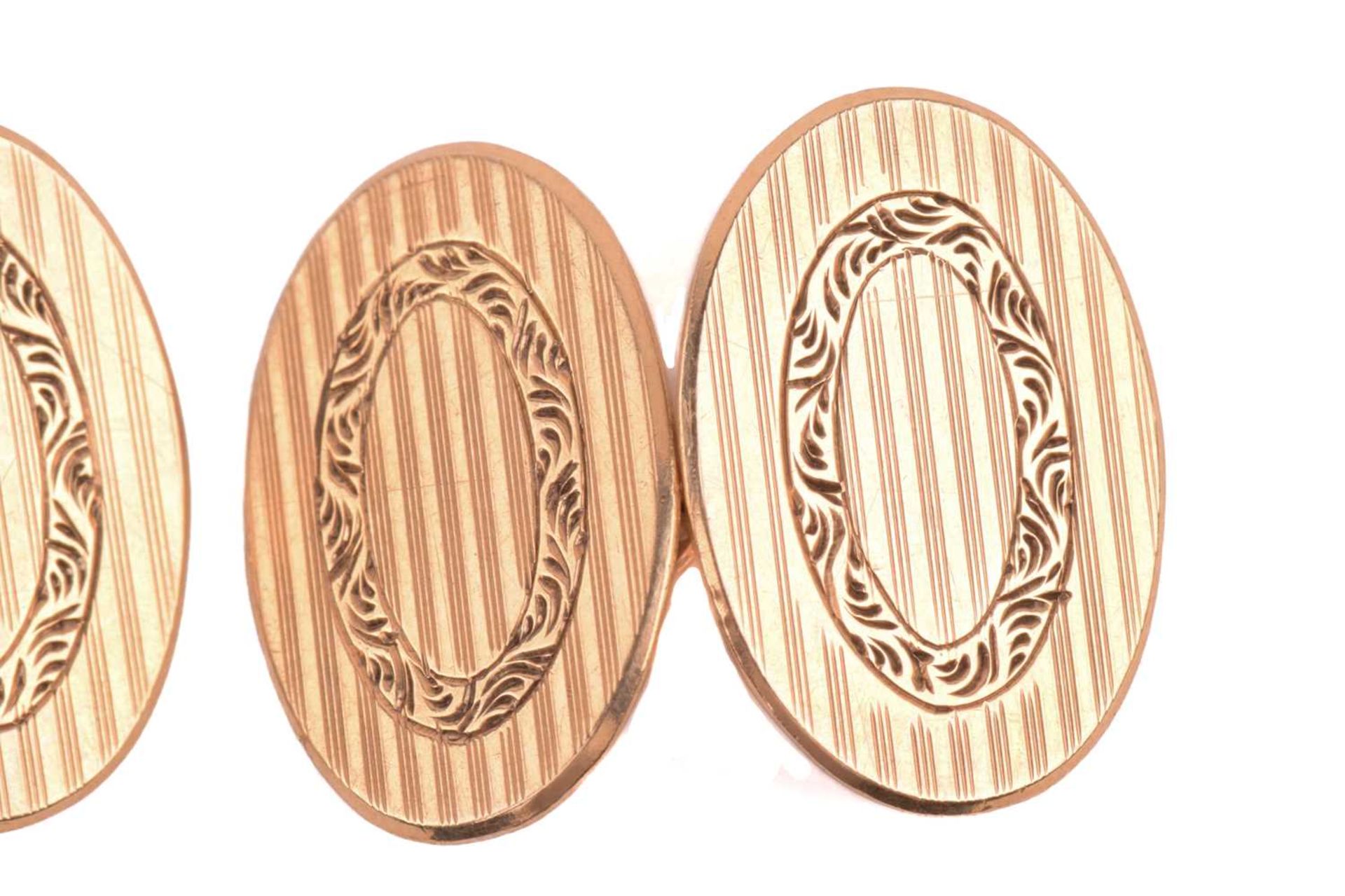 Two pairs of 9ct gold oval chain cufflinks; one pair with monogrammed panels and in rose gold, - Image 4 of 5