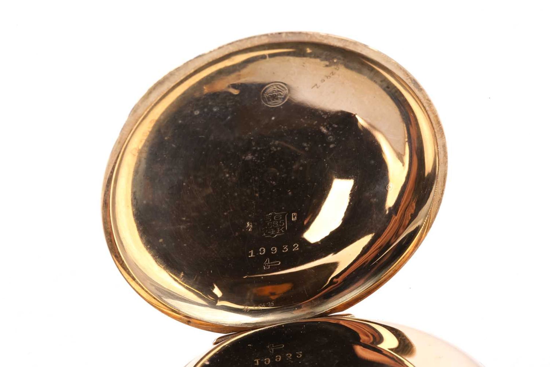 A full hunter pocket watch in 14ct gold, featuring a keyless wound movement in a yellow metal case - Image 5 of 9