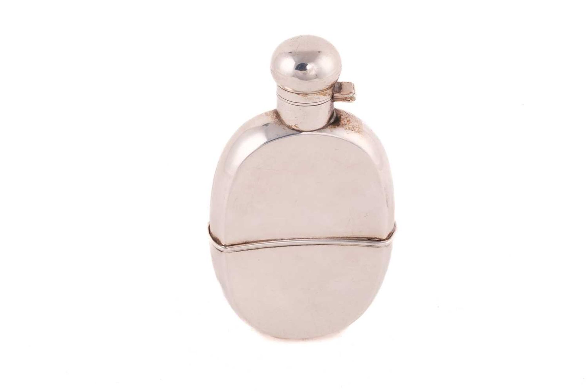 A silver hip flask and a silver cigar case, the oval hip flask by Walker and Hall, Sheffield 1920, - Image 3 of 16