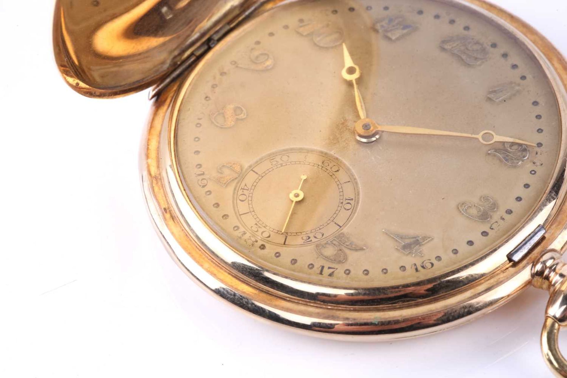 A full hunter pocket watch in 14ct gold, featuring a keyless wound movement in a yellow metal case - Image 4 of 9