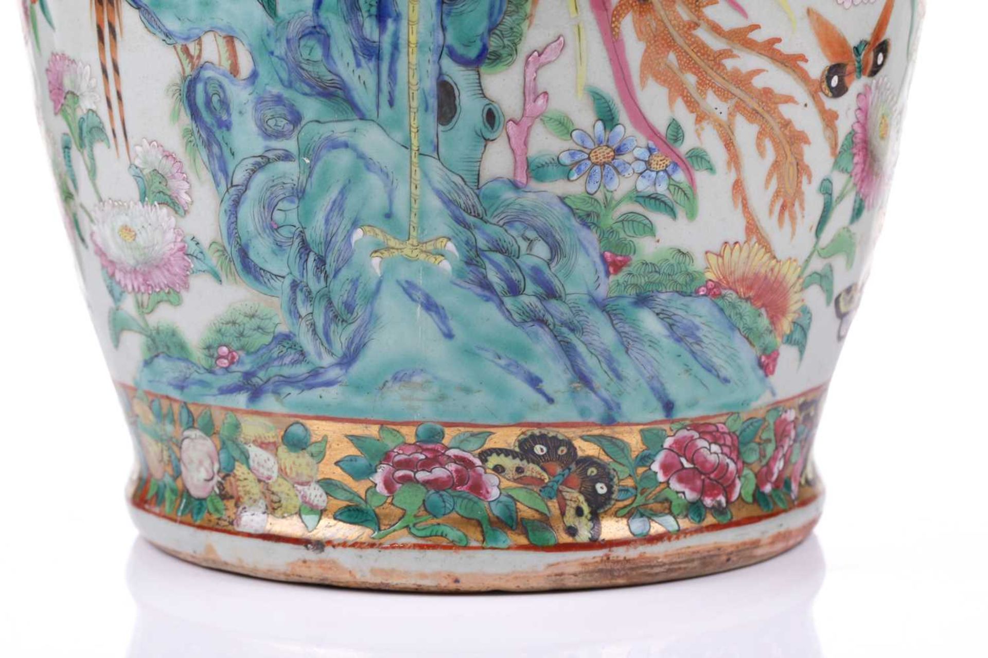 A large Chinese Famile Rose baluster vase, Qing Dynasty, probably Daoguang, with stylized fungus - Image 7 of 20
