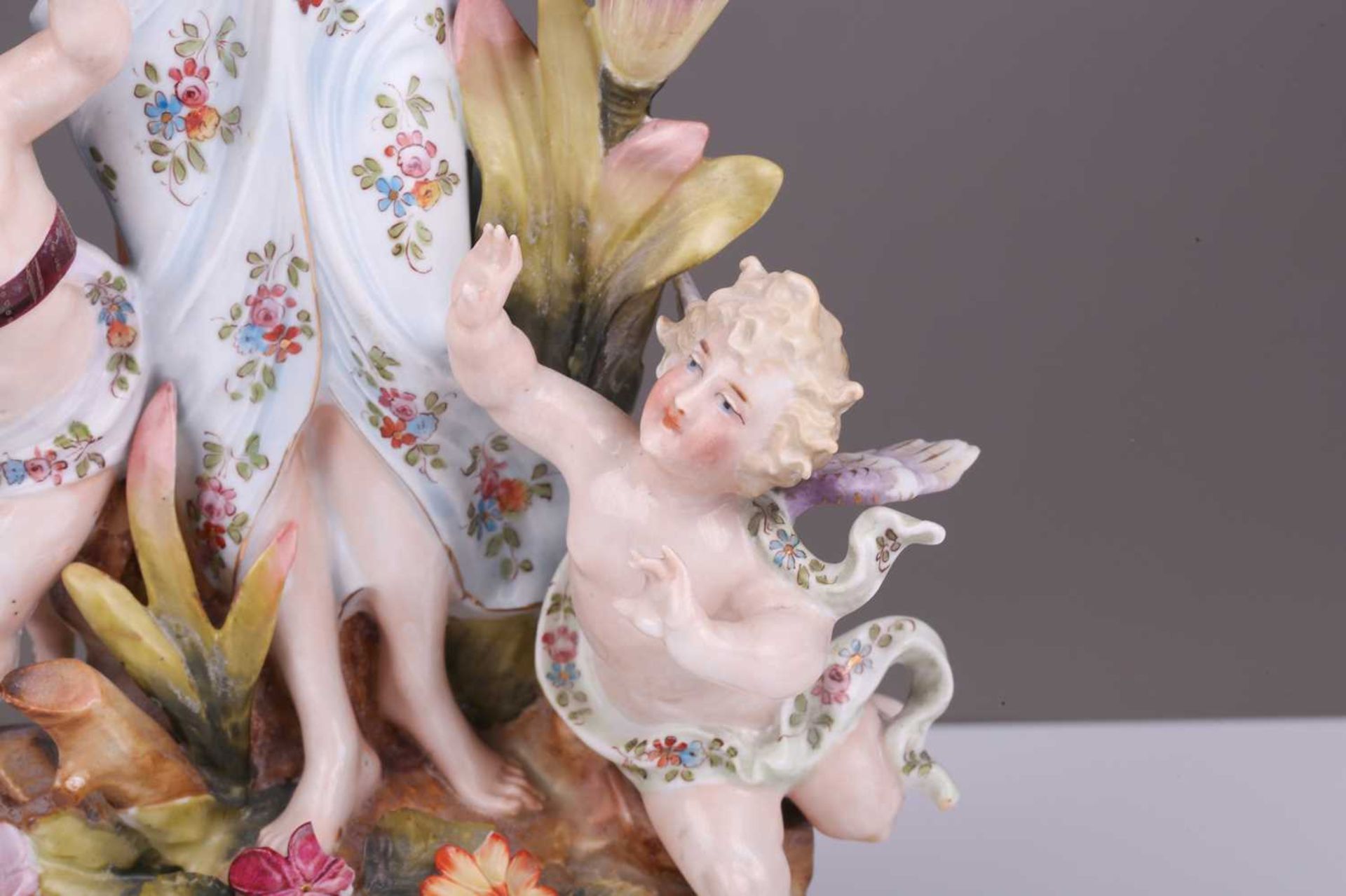 A late 19th-century German Porcelain figural 8-day mantel clock with cherubic and muse surmount - Image 8 of 19