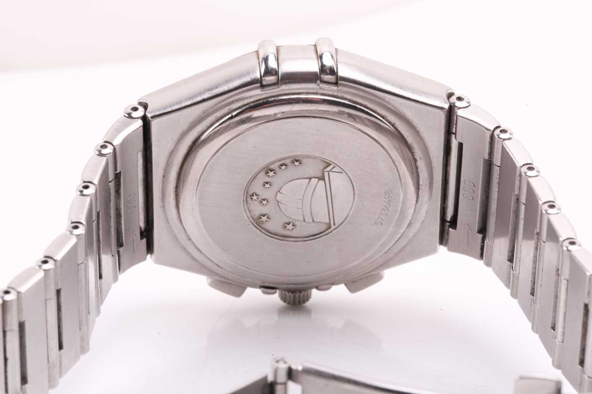 An Omega Constellation chronograph watch, featuring a Swiss-made quartz movement calibre: 1270 in - Image 4 of 8