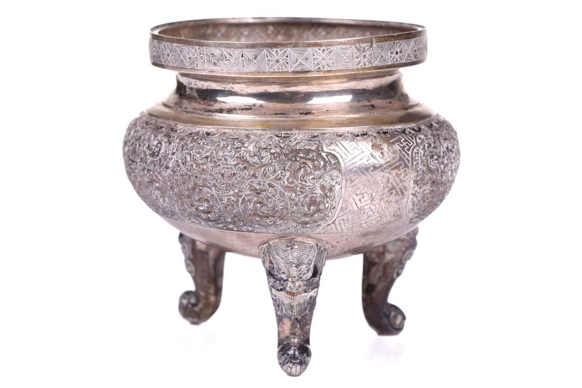 A Chinese silver censer of circular squat-bellied form, late Qing Dynasty/early Republic, the body - Image 8 of 13