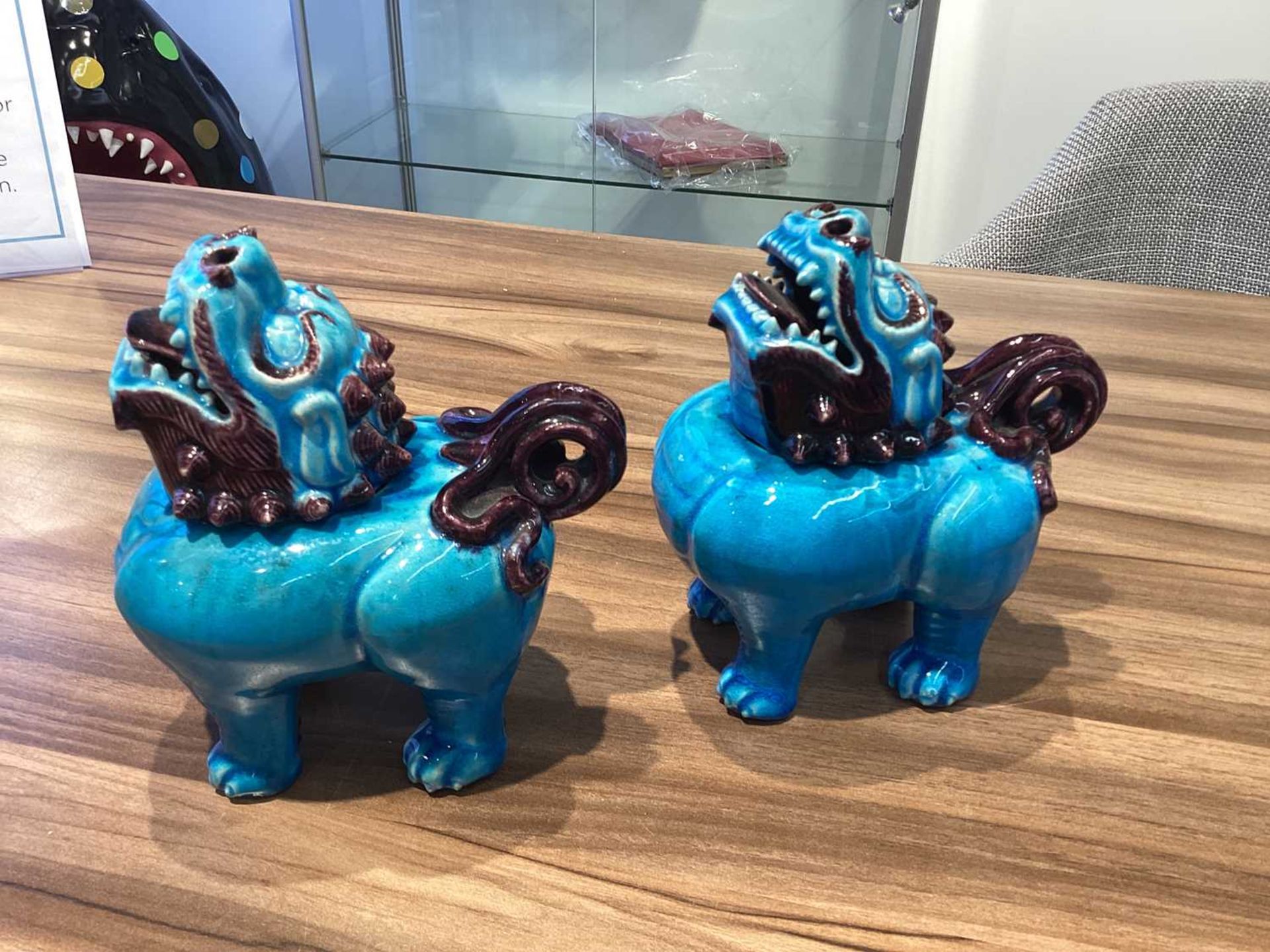 A pair of Chinese standing lion dogs, with removable heads and open mouths, in turquoise and - Image 23 of 24