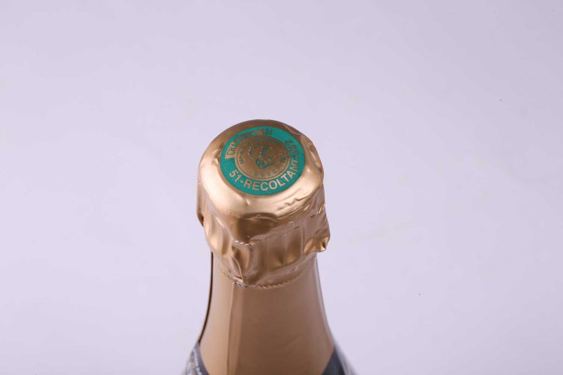 Nine mixed bottles comprising three Rathfinny Classic Cuvee Sussex Sparkling Wine, 2018, 750ml, - Bild 20 aus 28