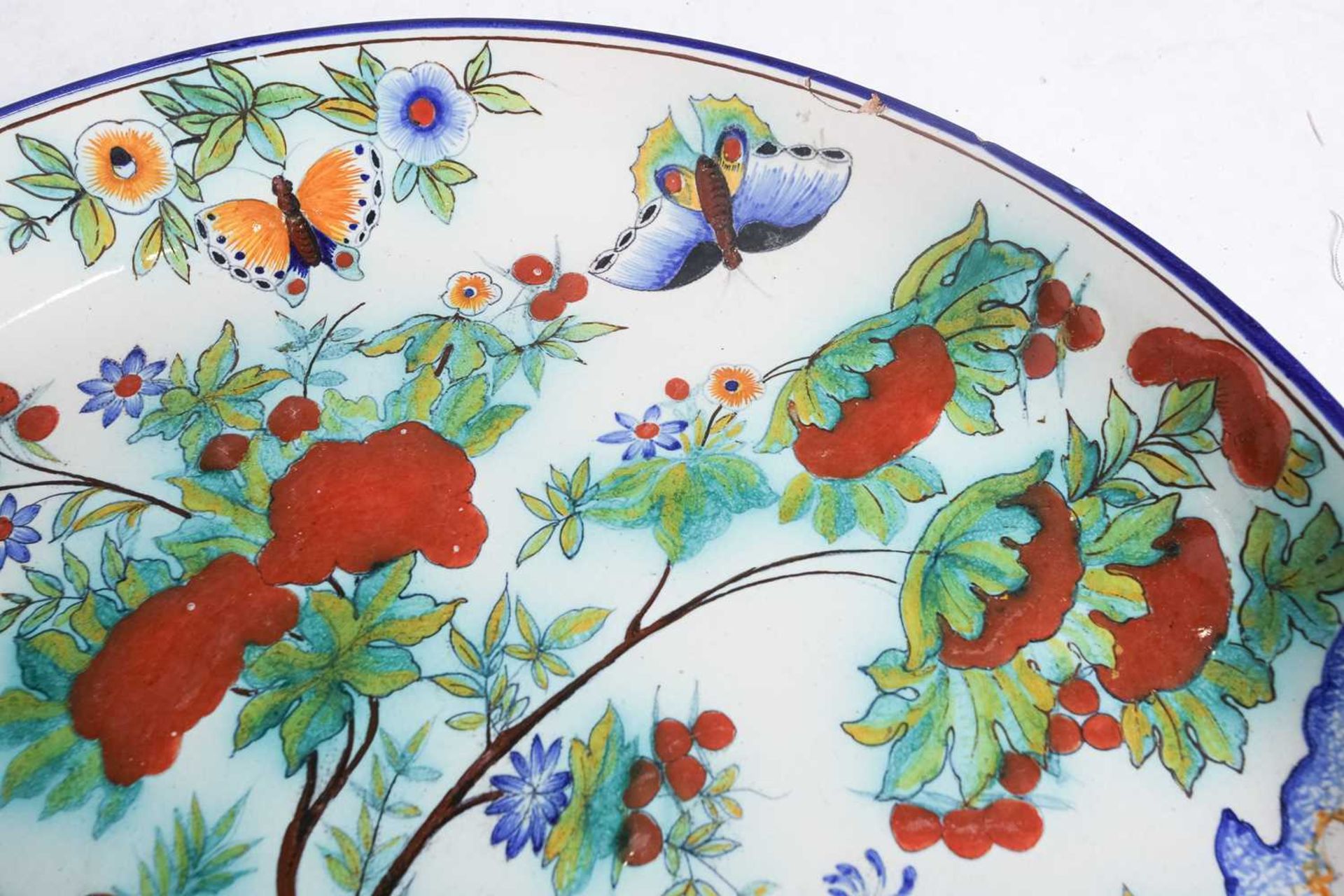 A Cantagalli Pottery charger, depicting exotic birds and butterflies among a flowering tree, painted - Image 8 of 11