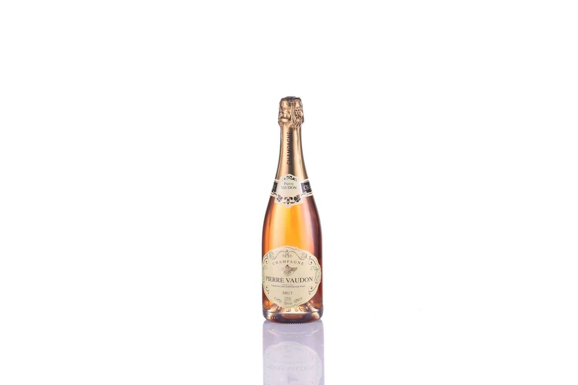 Nine mixed bottles comprising three Rathfinny Classic Cuvee Sussex Sparkling Wine, 2018, 750ml, - Bild 13 aus 28