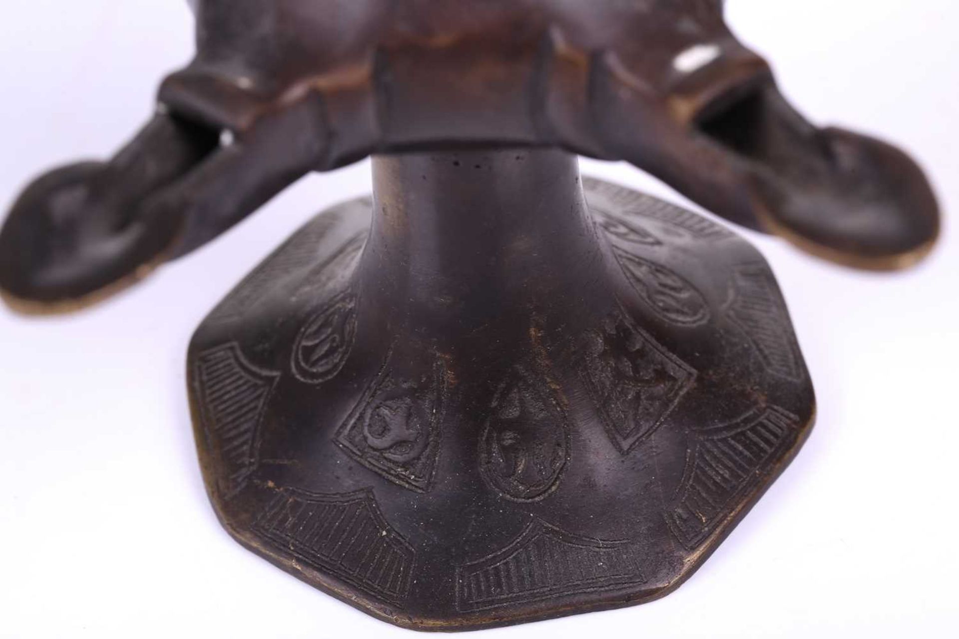 A Bactrian-style oil lamp, with five spouts around a central hinged lid and two mythical beast - Image 10 of 10