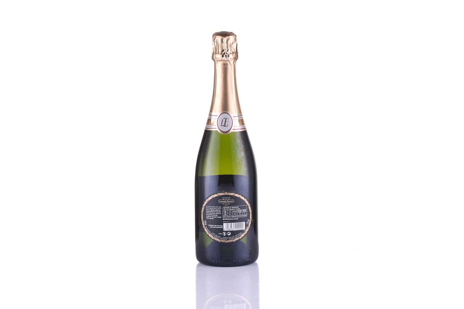 Six bottles of Laurent Perrier La Cuvee Brut Champagne, 750ml, 12%Private collector in LondonVery - Bild 9 aus 19