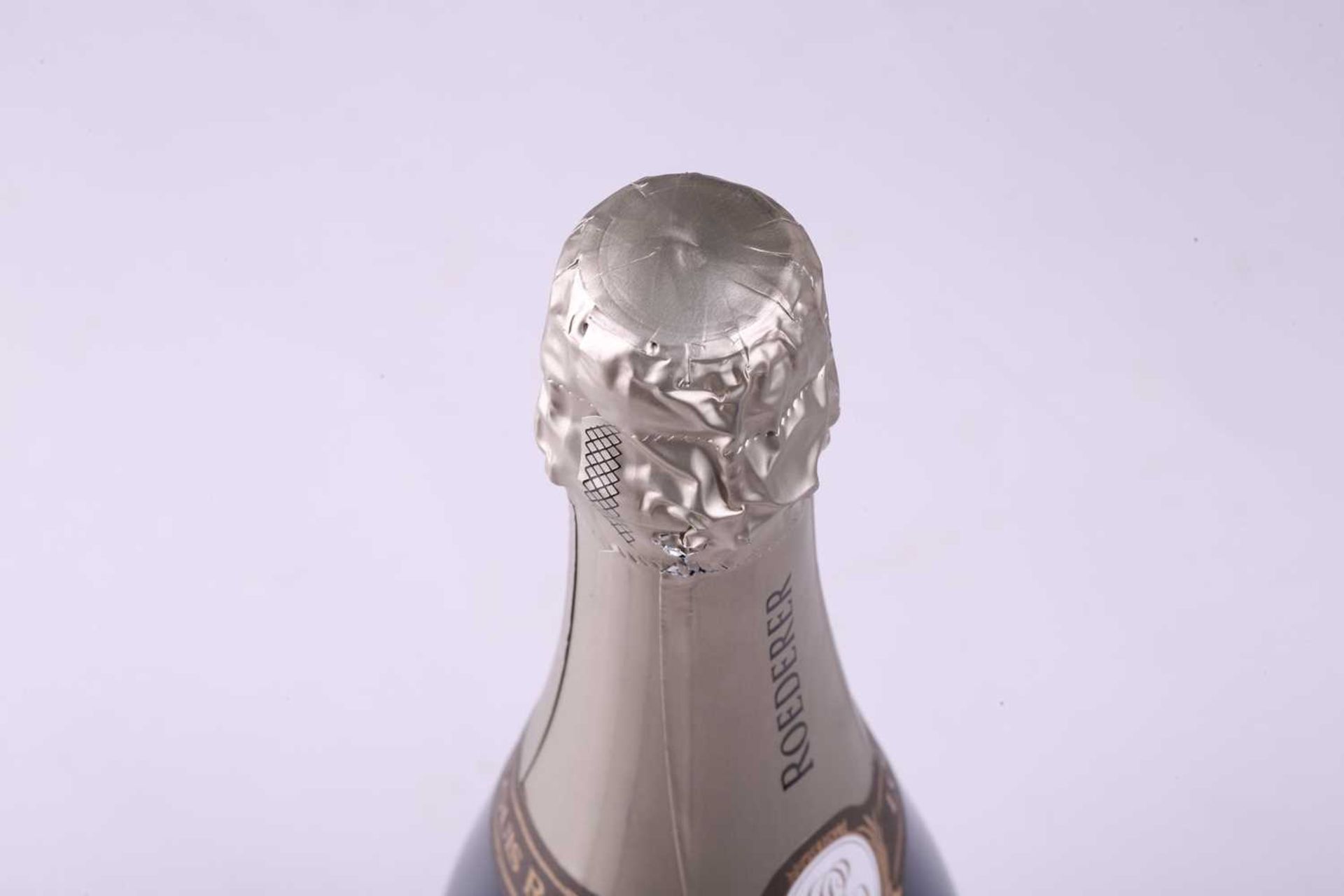 Two bottles of Louis Roederer Rose Champagne, 2013, 750ml, 12%, together with a bottle of Louis - Bild 13 aus 13