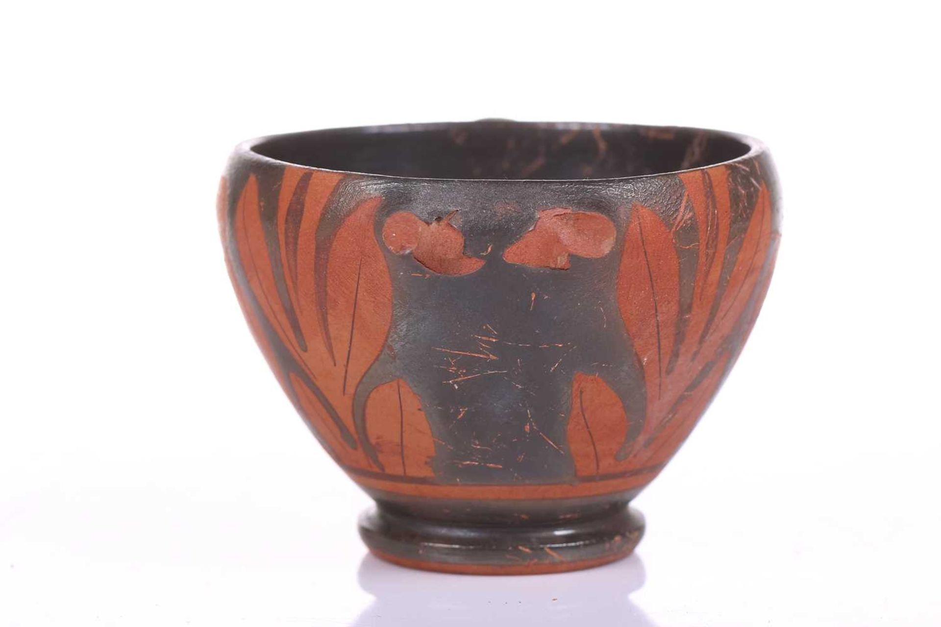 An Athenian-style ritual cup, 4th century BC or later, decorated with the "Owl of Athena" amidst - Image 5 of 8