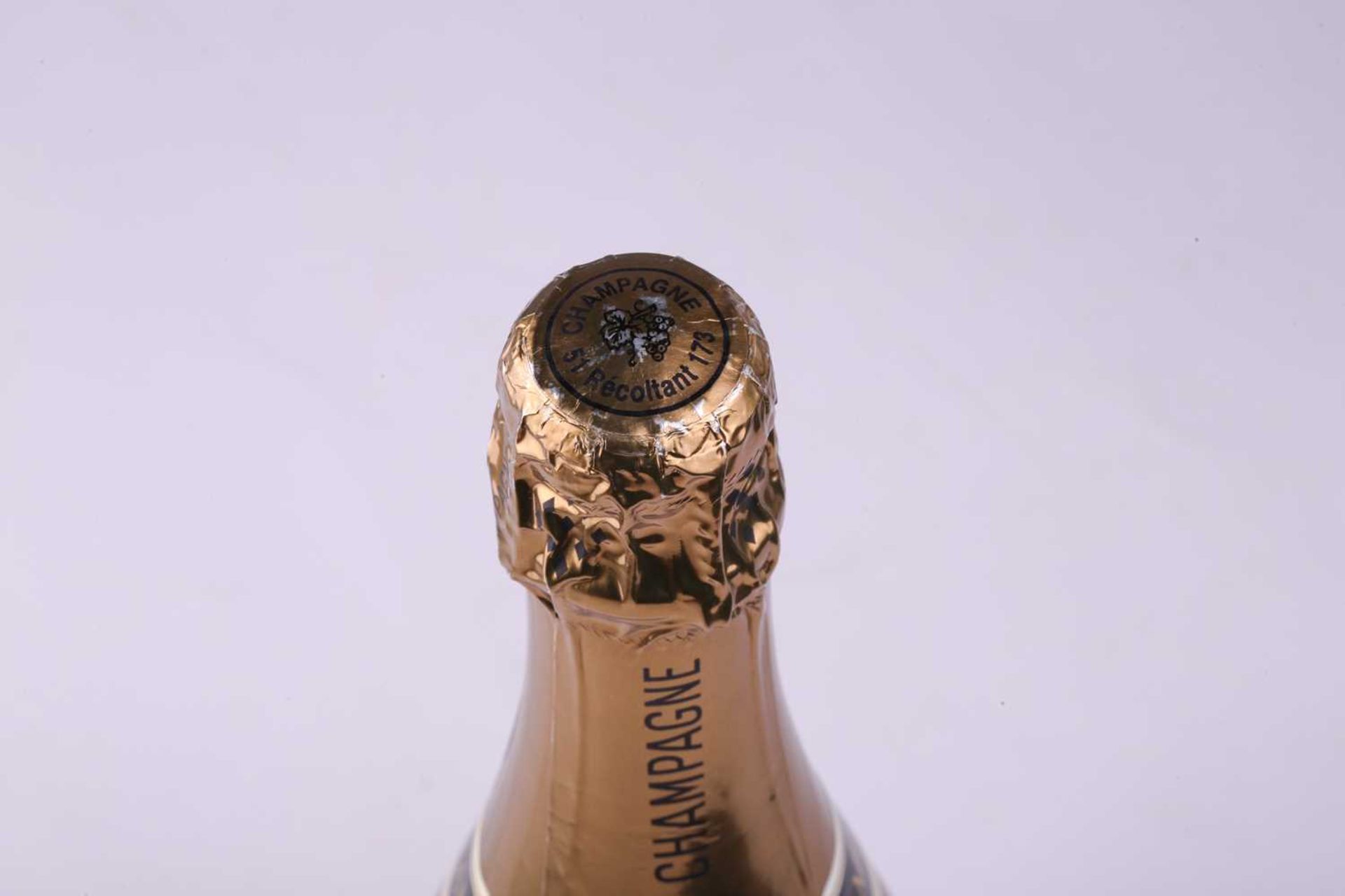 Nine mixed bottles comprising three Rathfinny Classic Cuvee Sussex Sparkling Wine, 2018, 750ml, - Bild 26 aus 28