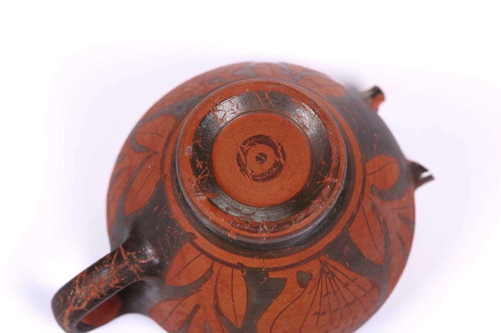 An Athenian-style ritual cup, 4th century BC or later, decorated with the "Owl of Athena" amidst - Image 7 of 8