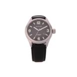 A Glycine Incursore automatic gentleman's watch. Model: 3900 Serial: 231783 Case Material: Steel