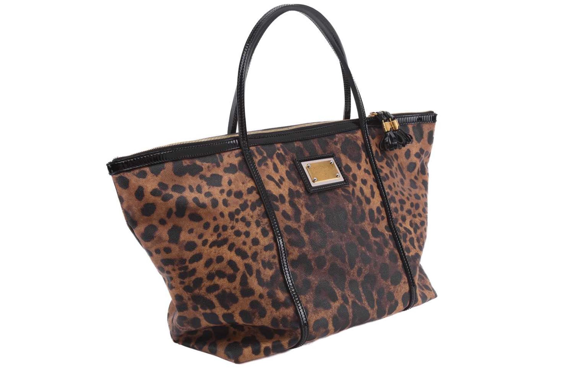 Dolce & Gabbana - a large leopard print 'Escape' shopper tote with black patent leather trims and - Image 4 of 13