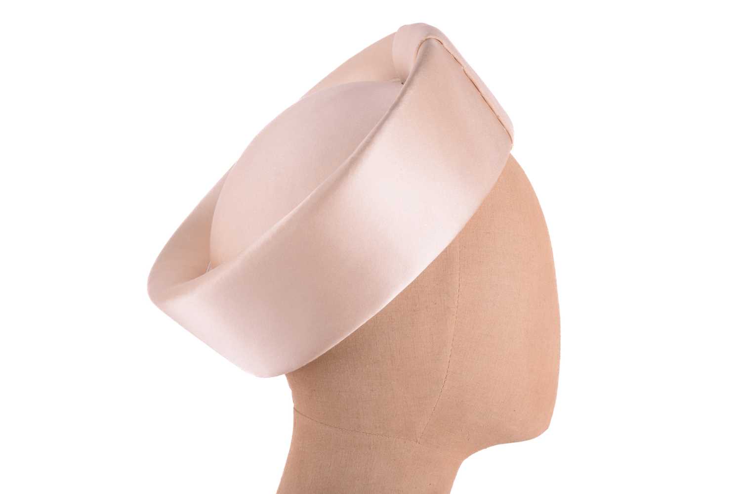 A John Boyd London champagne coloured silk pillbox hat, with a pair of Gina pointed slingback kitten - Image 3 of 15