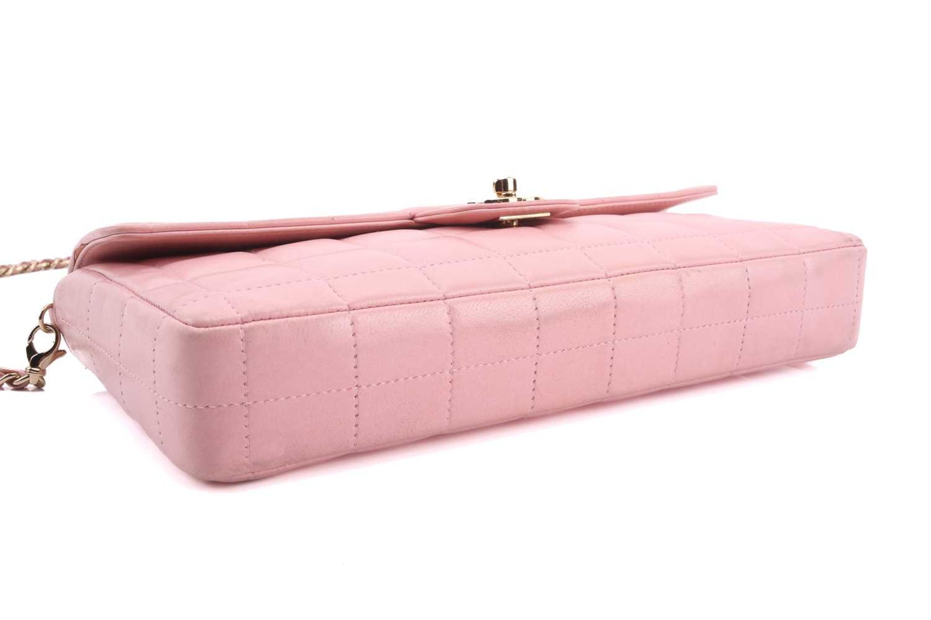 Chanel - an East West Chocolate Bar bag in baby pink lambskin leather, elongated rectangular body - Image 10 of 13
