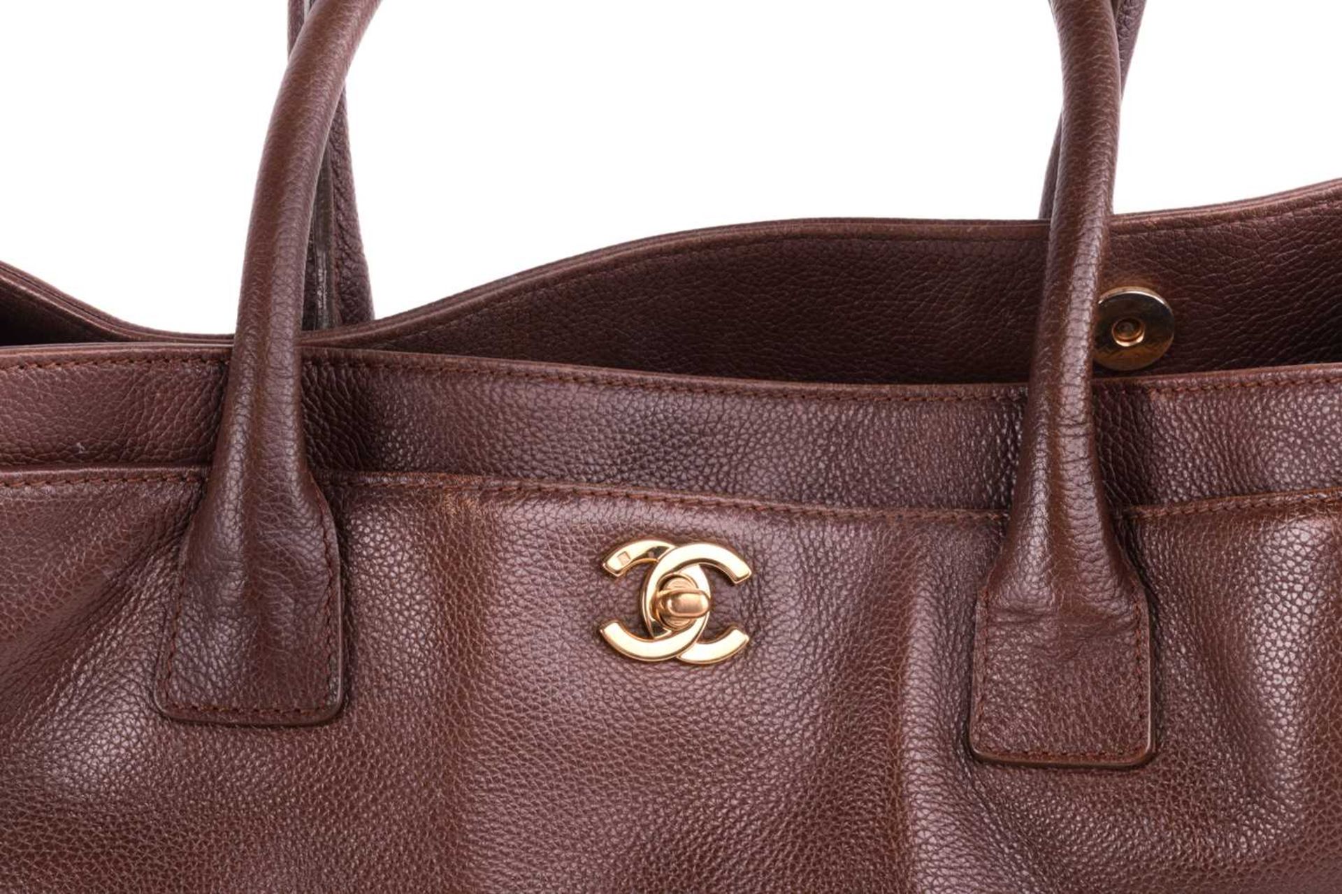 Chanel - an Executive tote bag in hazelnut brown grained leather, circa 1989, constructed with - Image 4 of 10