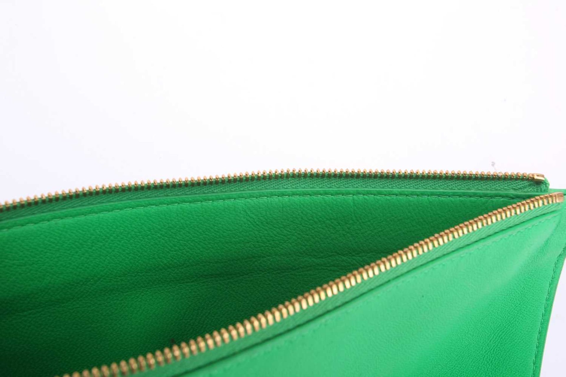 Bottega Veneta - a medium 'Arco' tote in hunter green and lime lambskin bonded leather, woven basket - Image 12 of 15