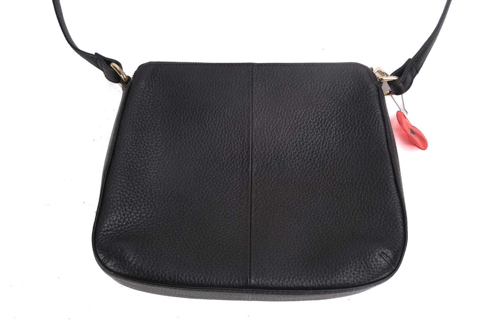 Two Osprey crossbody bags in black leather; one with top zip closure, adjustable crossbody strap, - Image 10 of 12