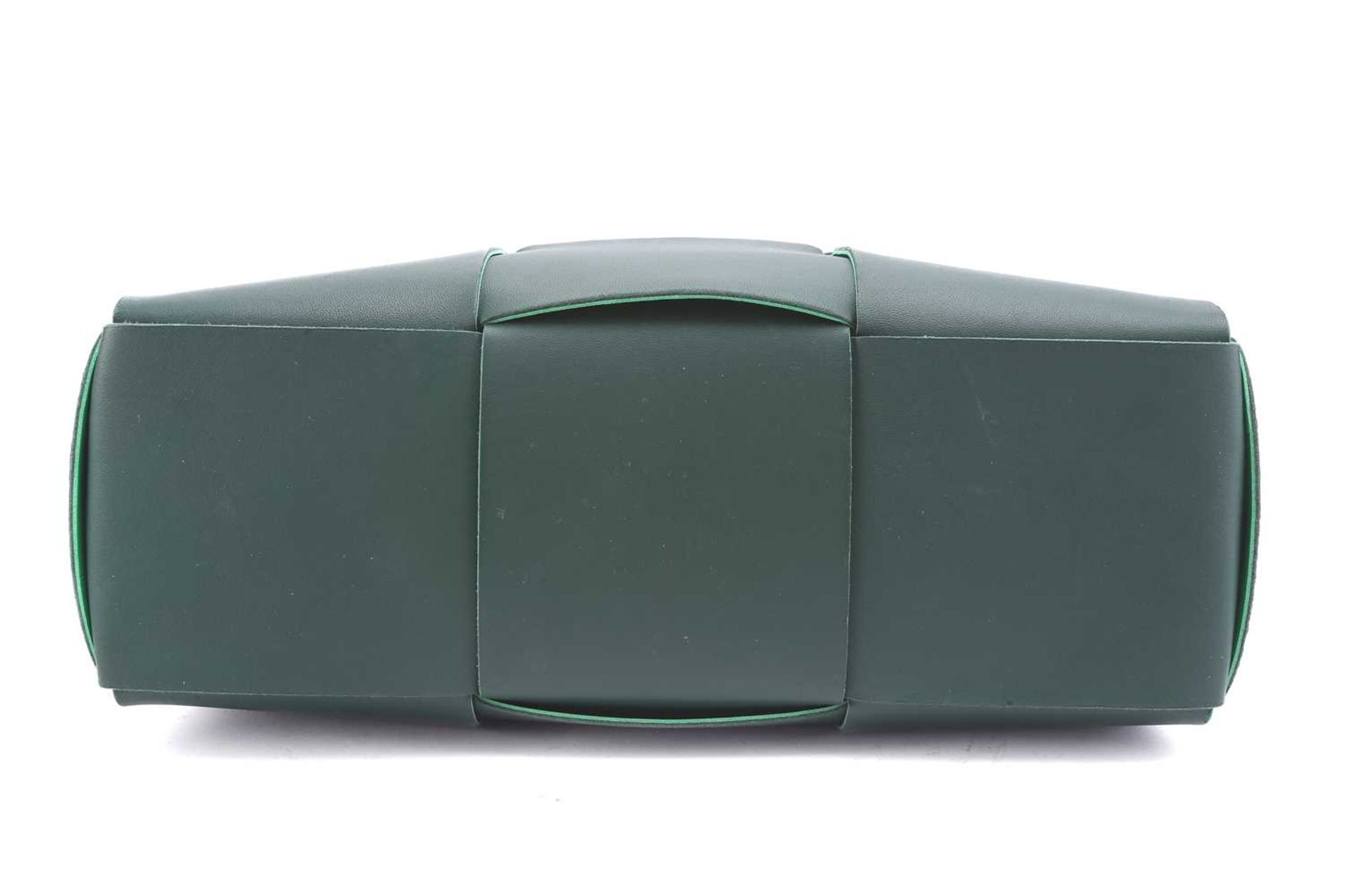Bottega Veneta - a medium 'Arco' tote in hunter green and lime lambskin bonded leather, woven basket - Image 6 of 15