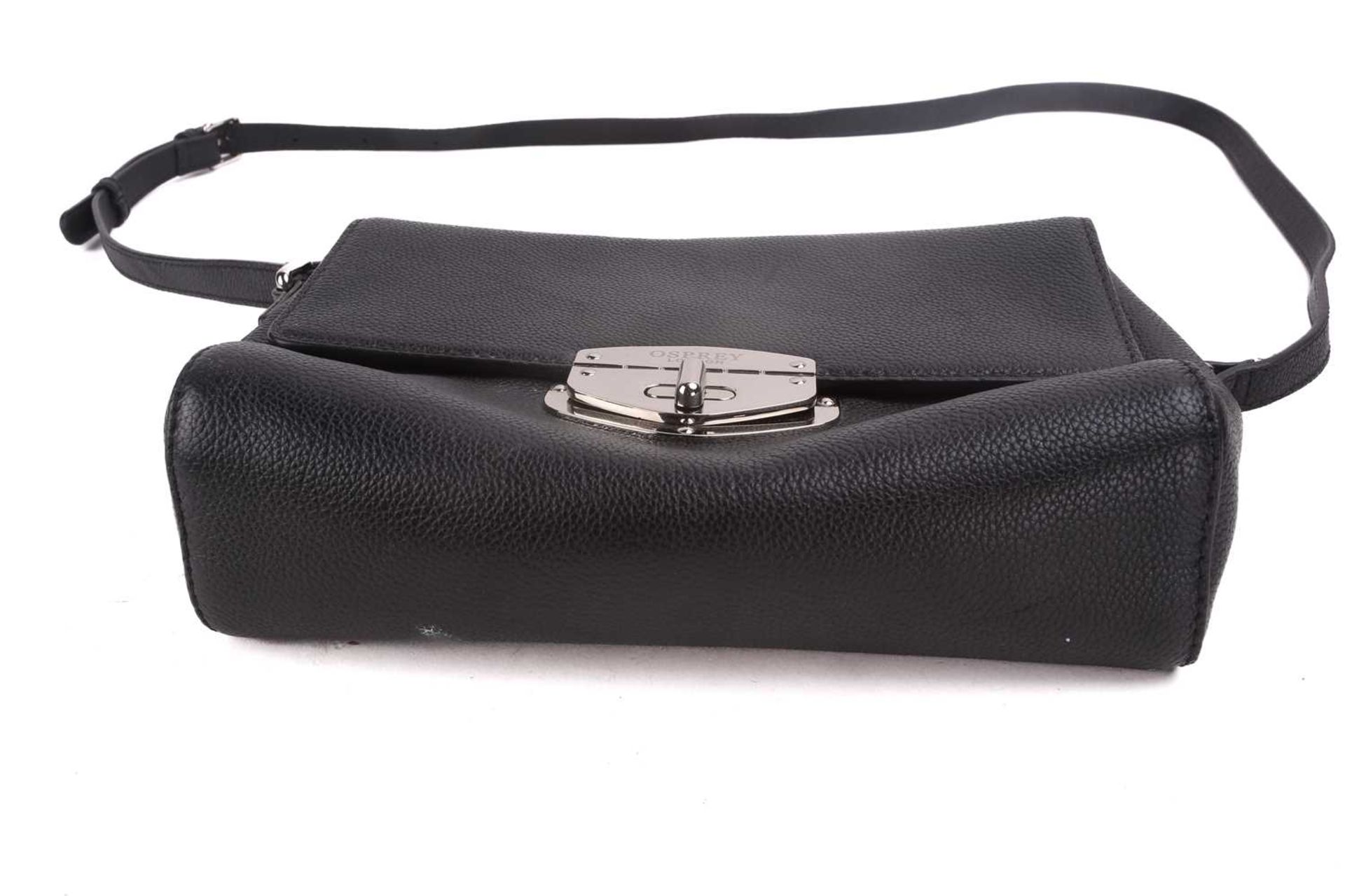 Two Osprey crossbody bags in black leather; one with top zip closure, adjustable crossbody strap, - Image 4 of 12