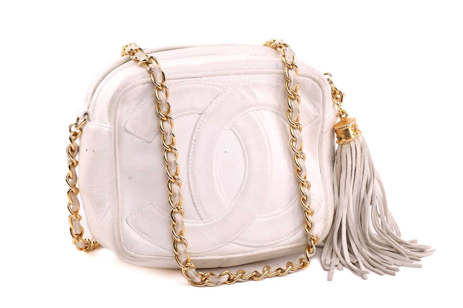 Chanel - a mini camera bag in white leather, circa 1986, interlocking 'CC' logo appliqué on the - Image 2 of 9
