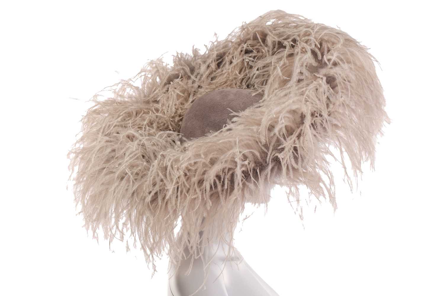 A Philip Treacy fascinator with grey falling feathers around the brim, adorned with two hand-painted - Image 10 of 14