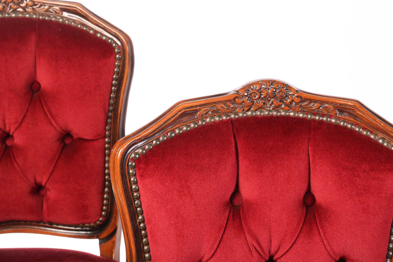 A Victorian walnut framed double chair backed settee with carved and moulded outline with crimson - Image 9 of 16