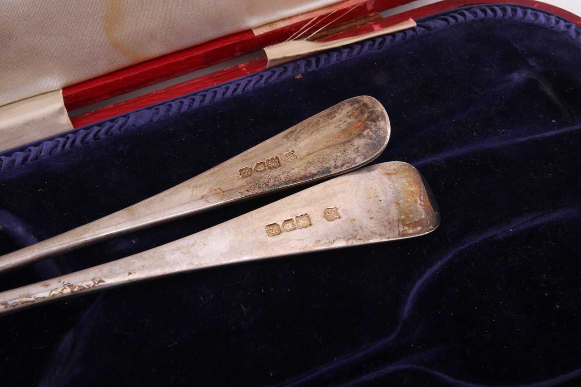 Four cased sets of silver flatware comprising a serving fork and slice in red leather case, a set of - Image 3 of 5