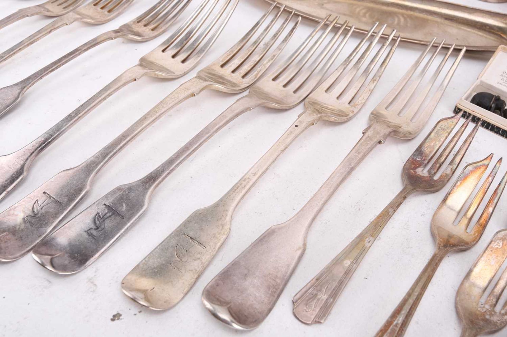 A mixed collection of silver including a Victorian barrel-shaped mug, an elongated oval pin tray, - Image 8 of 10