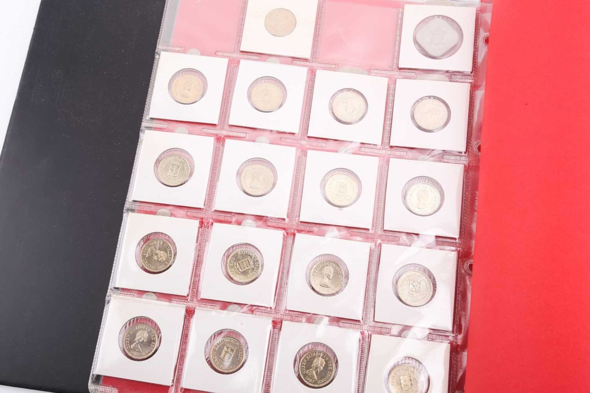 A good collection of sterling silver proof commemorative coins, many boxed with certificates, to - Bild 11 aus 15
