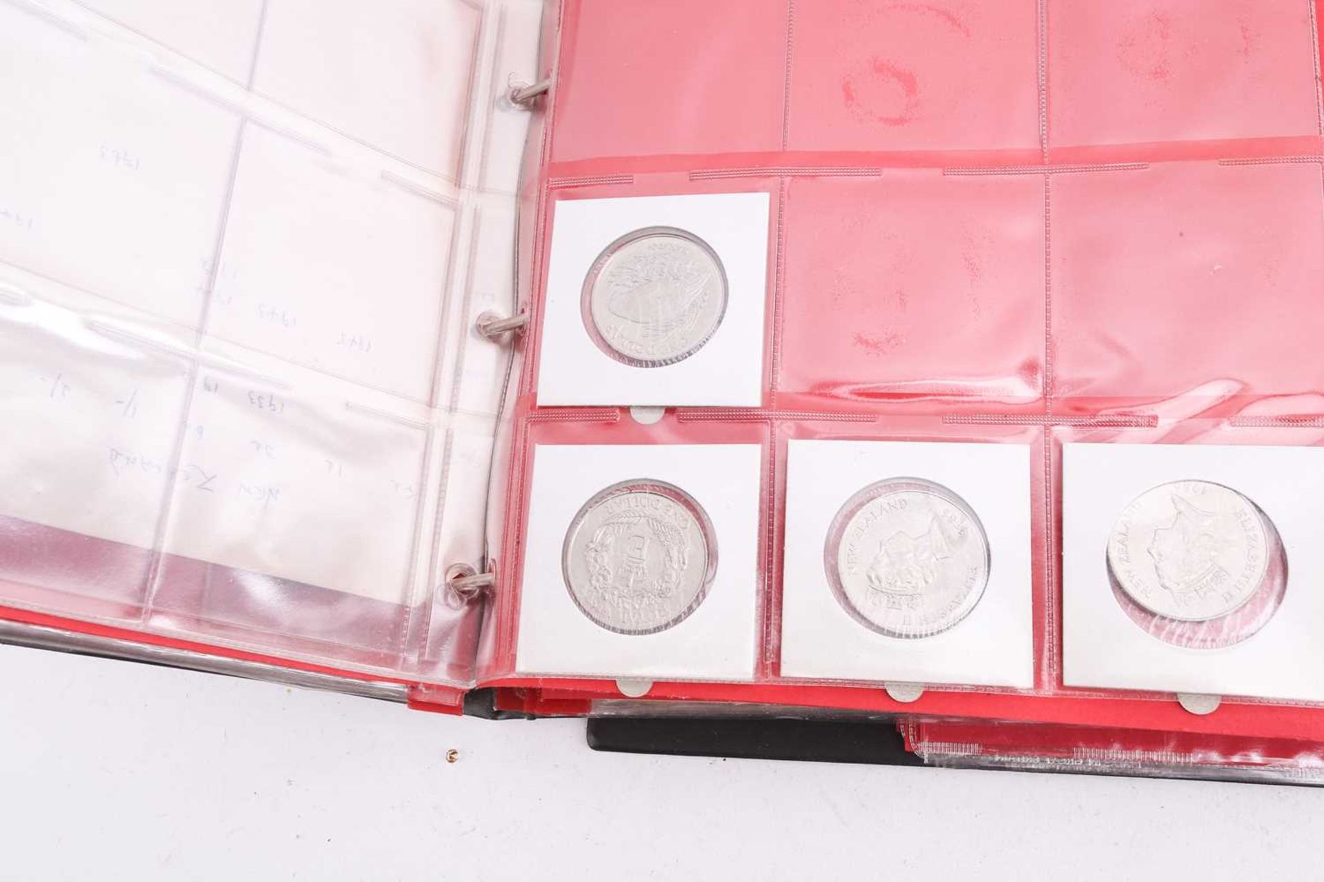 A good collection of sterling silver proof commemorative coins, many boxed with certificates, to - Bild 15 aus 15