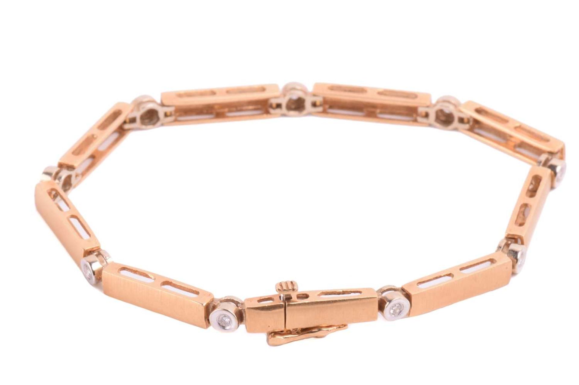An 18ct gold bar link bracelet with diamond-set spacers, comprising a line of bar links with brush - Image 2 of 4