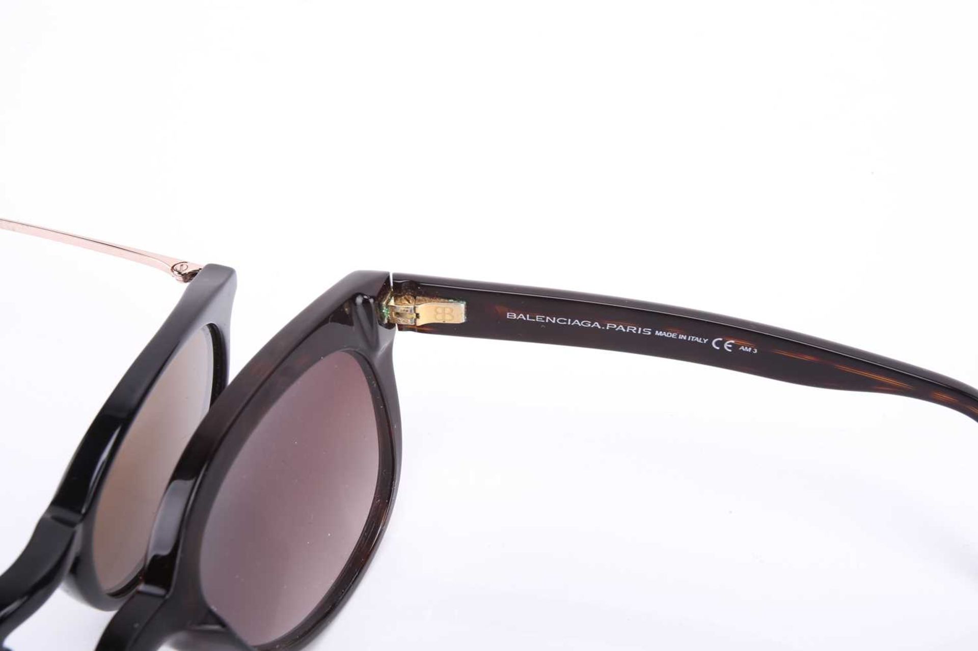Two pairs of lady's sunglasses comprising Montblanc pair of sunglasses with black frames the - Image 6 of 8